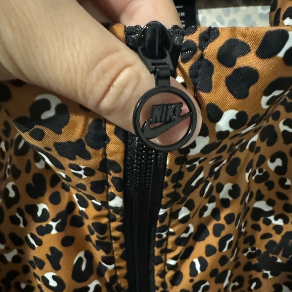 Nike Leopard Print Windbreaker Full Zip Jacket - Picture 7 of 15